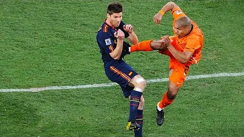 CBA月度荣耀：贺希宁与史密斯闪耀双星，莫兰德独揽最佳防守大奖！